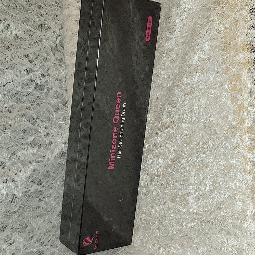 Minizone: Hair Straightener Brush